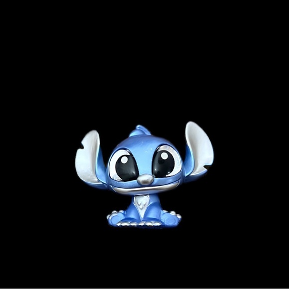 Disney Doorables: Series 10 Special Edition Figurine – Lilo & Stitch – Stitch - Picture 2 of 6